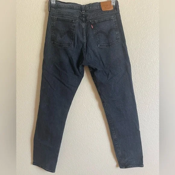 Levi’s Wedgie Fit Jeans - Picture 2 of 5